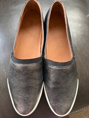 FRYE AND CO. Black Metallic Slip-On Loafers